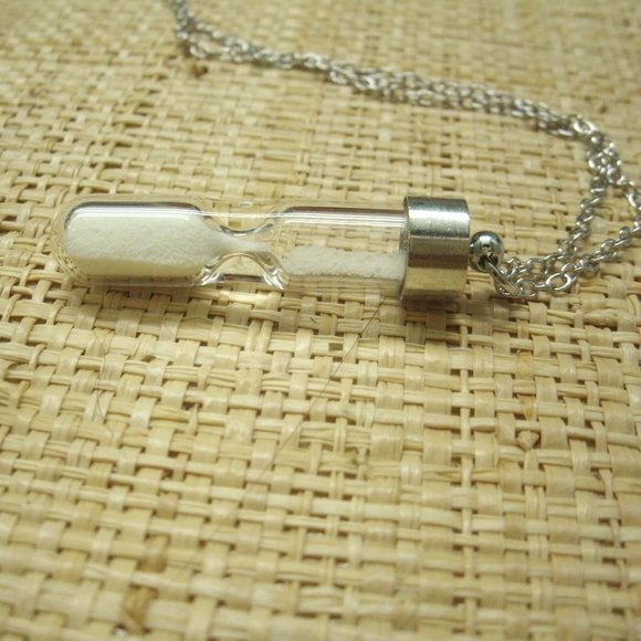 Glow in the Dark Hour Glass Necklace - Picture 7 of 16